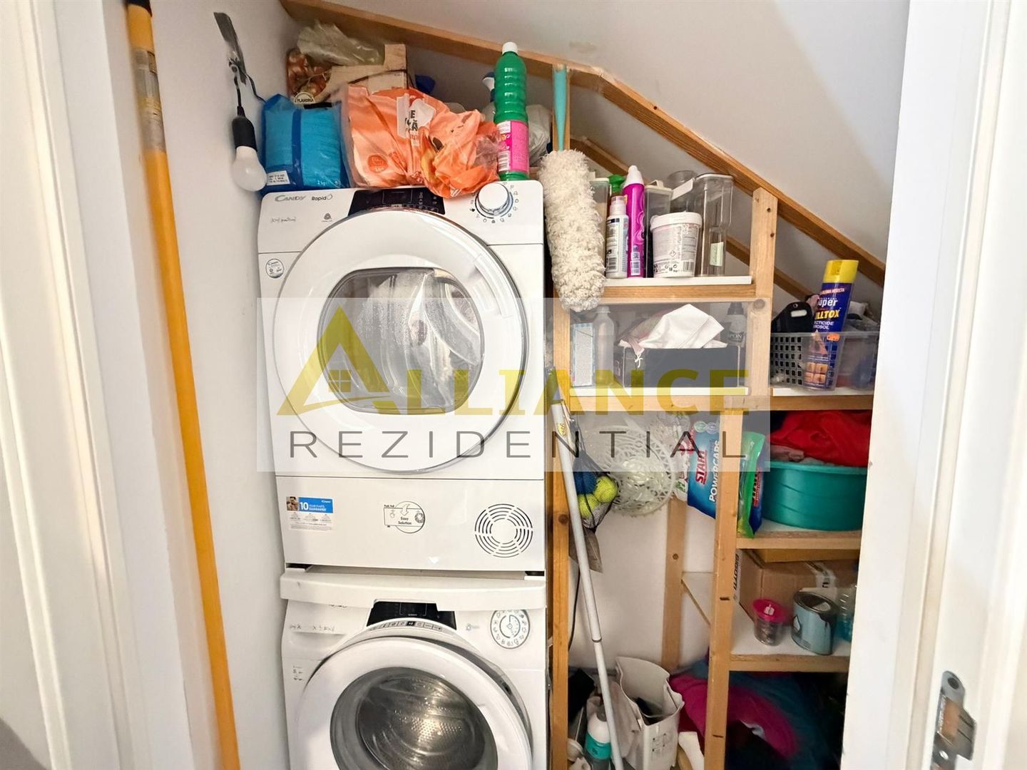 Mobilat si utilat- 4 camere- 2 bai - 200m de STV - Gata de mutare - Poză 6