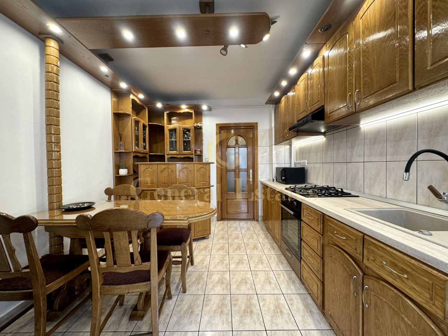 Spre Vânzare apartament cu 3 camere, în Centru, Păcurari - Poză 5