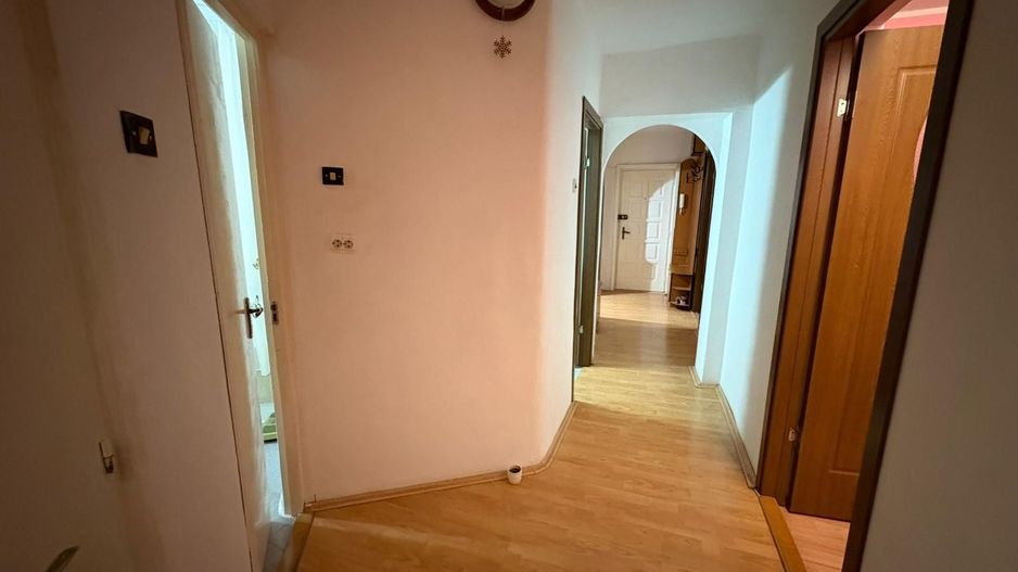 Apartament 3 camere decomandat 74 M² utili zona Lenin Nicolae Iorga - Poză 11
