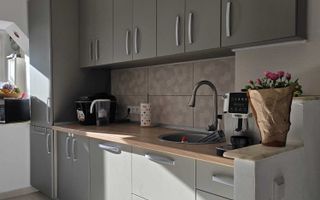 BRASADAS vinde ap 2 cam etaj 1/4 56mp în Carpați 2. - Poză 1