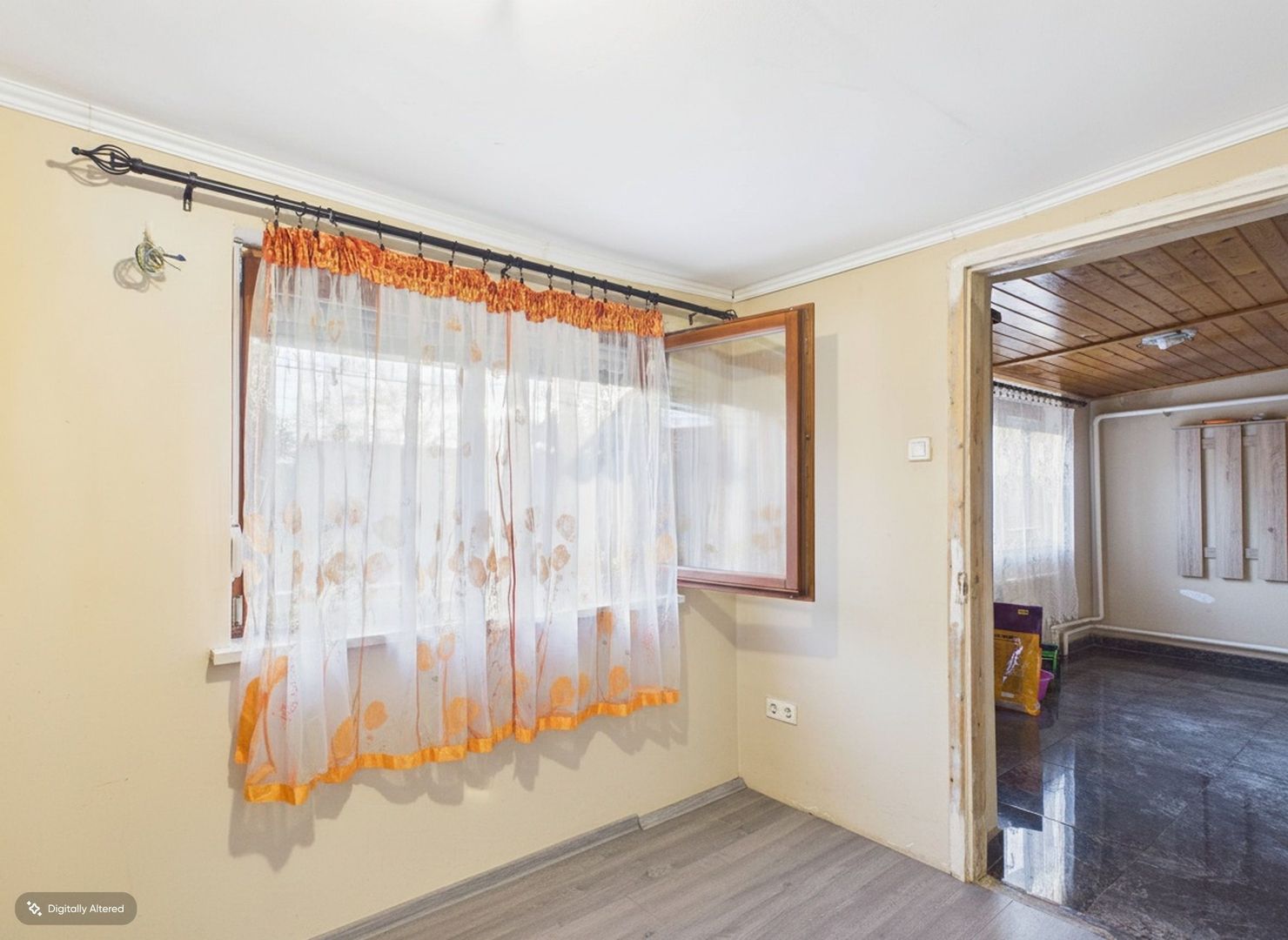 Casă cu 2 camere și 500 mp teren în Oroshaza - Poză 5