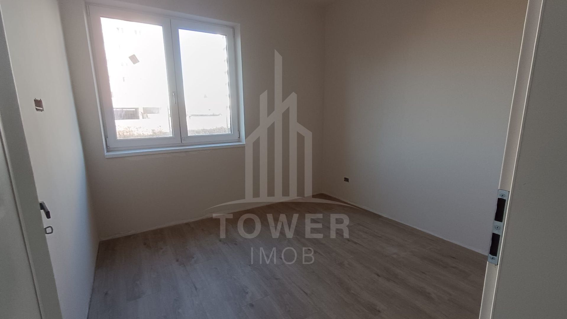 Apartament cu trei camere si gradina proprie - Poză 4