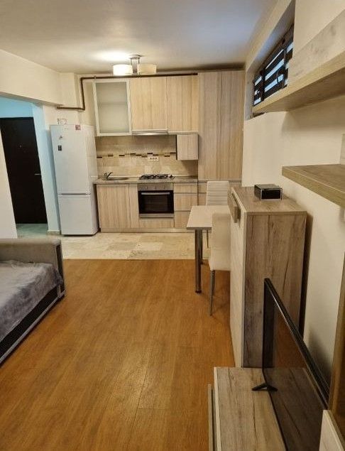 Închiriez apartament 2 camere, Vitan, demisol - Poză 1