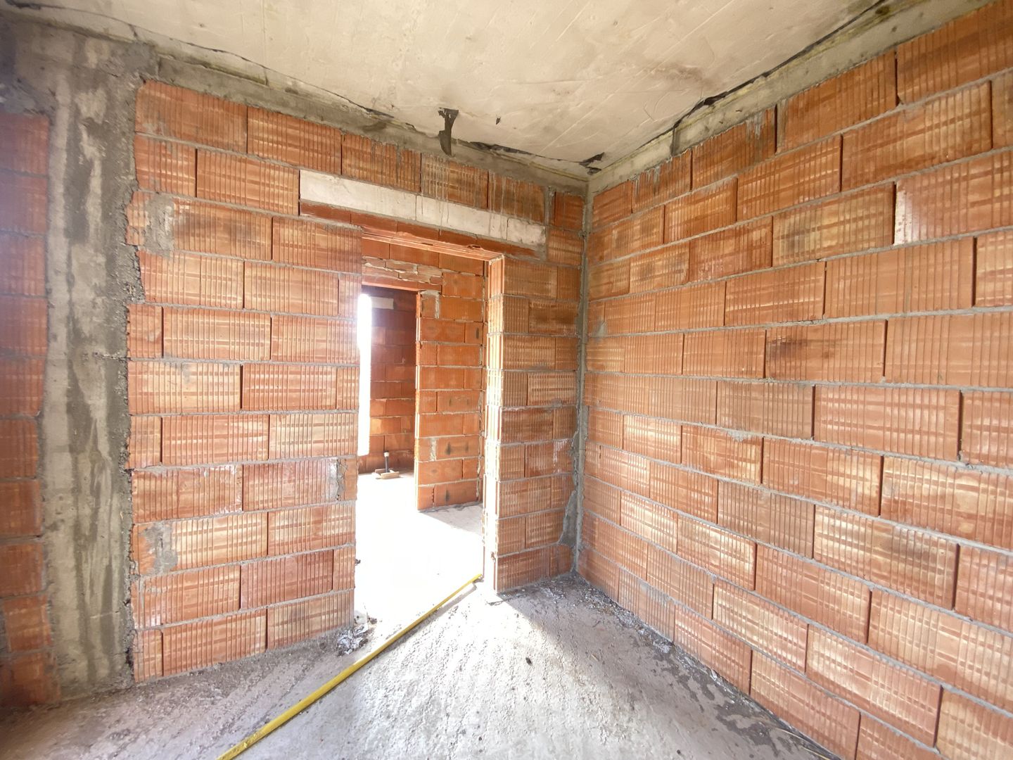 COMISION 0, CASĂ LA ROSU IN SACALAZ, 5 Camere, 107mp Utili, 300mp Teren - Poză 6