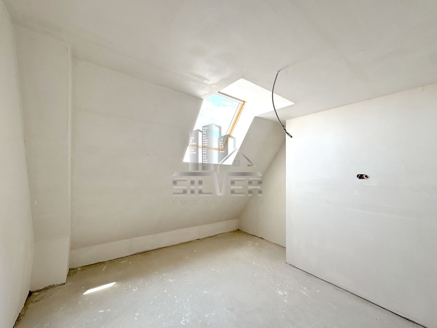 Apartament cu 3 camere/76mp/3 minute de statii autobuz. - Poză 11