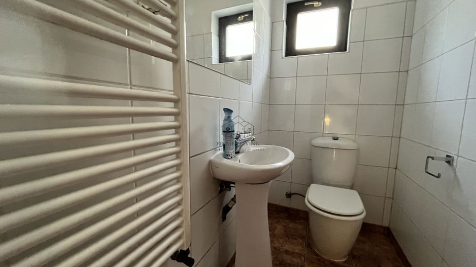 VILA CU 5 CAMERE LA INCHIRIERE PE MALUL LACULUI STRAULESTI - Poză 17