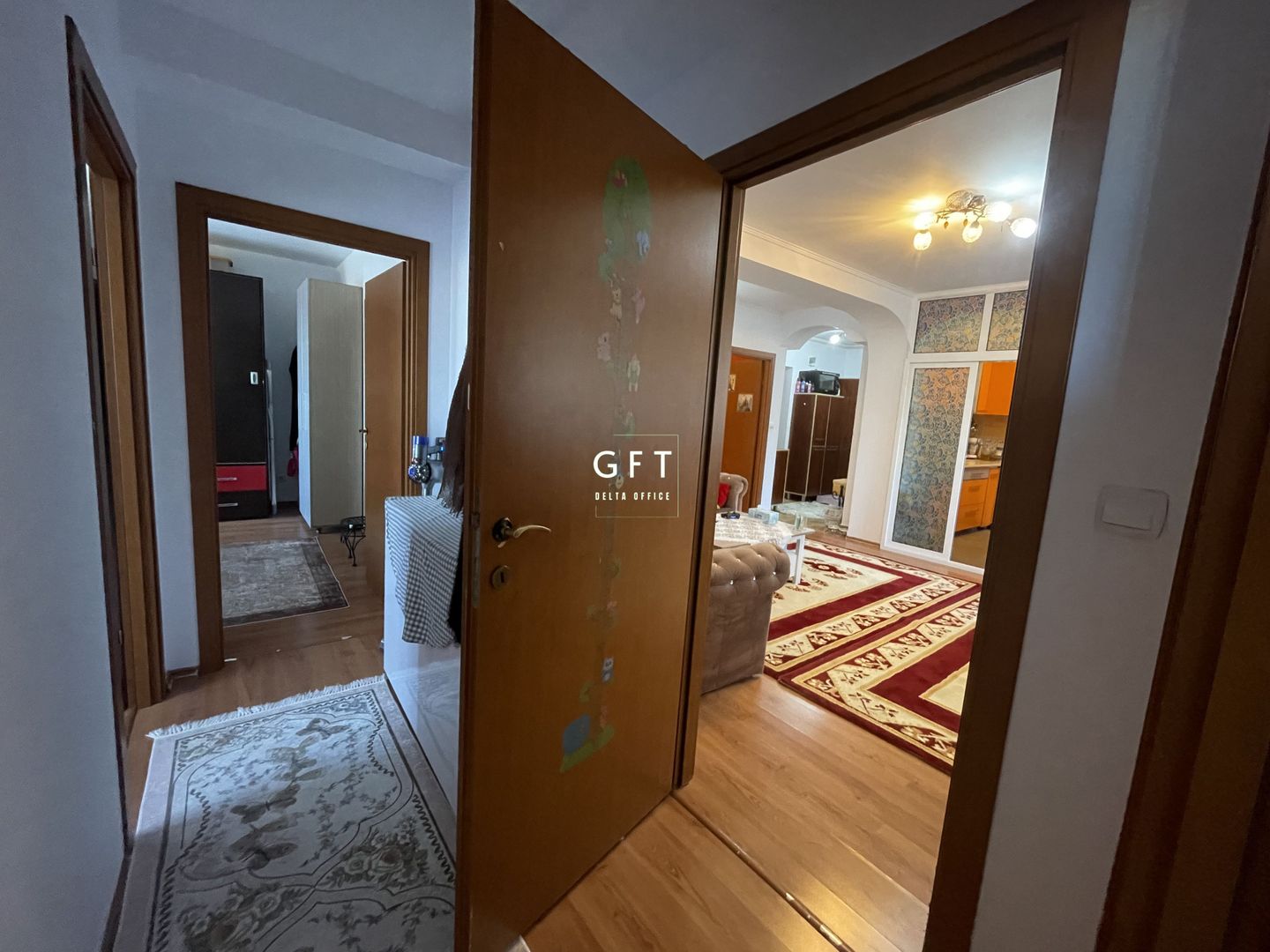 Apartament 4 camere + boxa+garaj+parcare - 100000€ - Poză 2