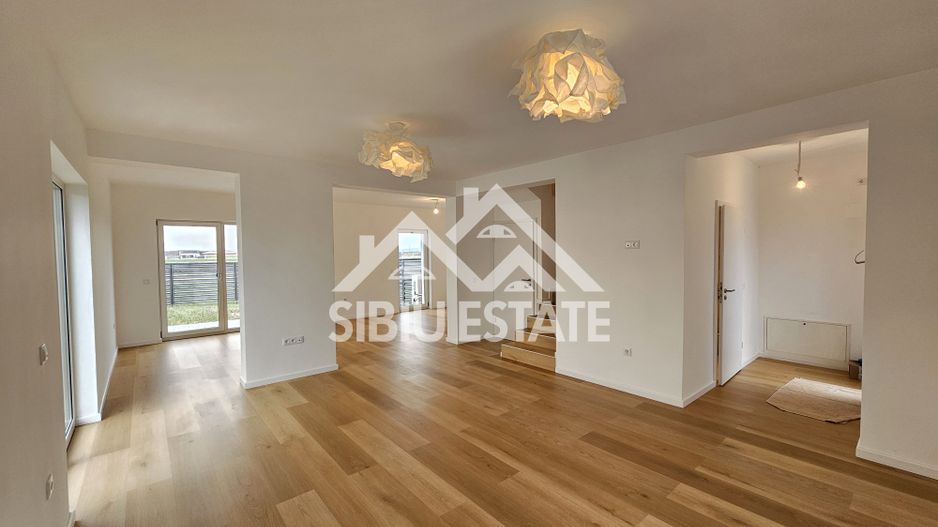 Casa 4 camere LA CHEIE mutare rapida - Poză 1