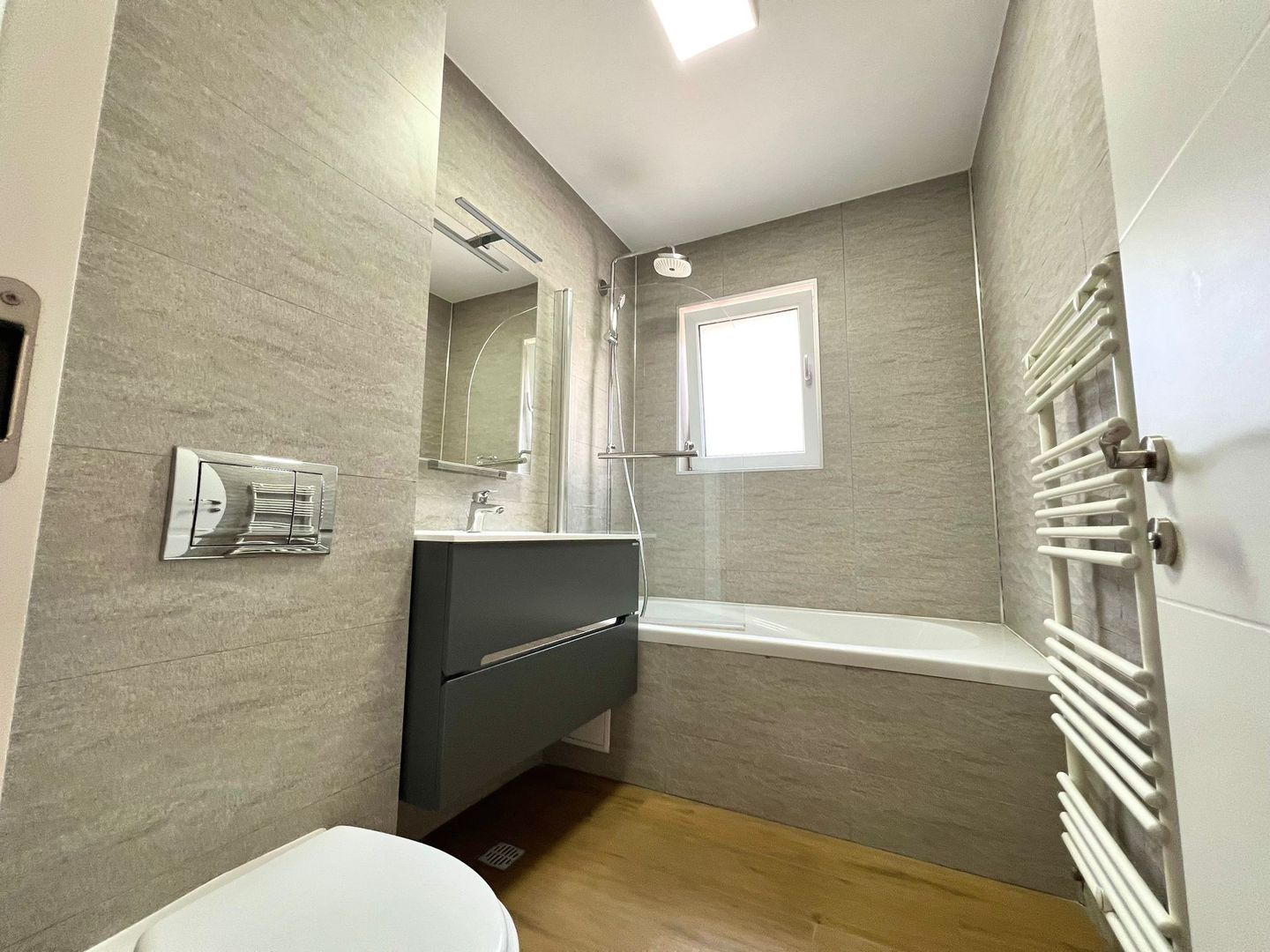 Inchiriere apartament Floreasca Residence | View gradina interioara - Poză 13