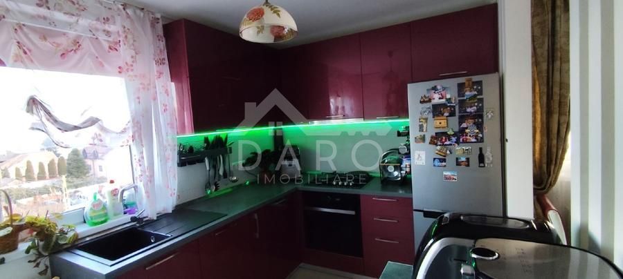 Vând apartament cu 3 camere - Poză 9