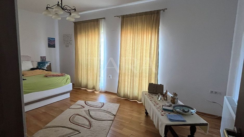 Casă Deosebită în Zona Gruia - Poză 9