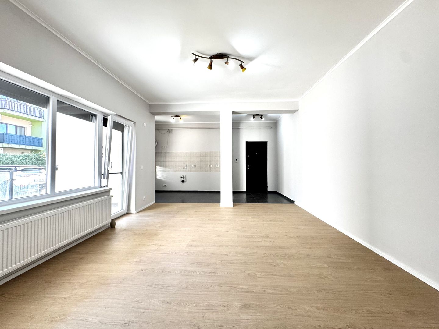 Apartament cu 3 camere | Parter | Terasă | Parcare | Braytim - Poză 3