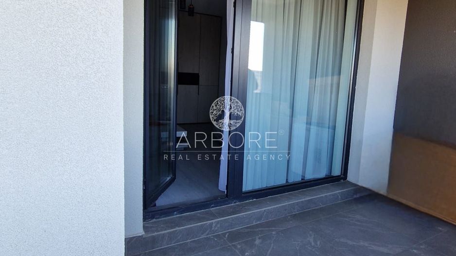 Apartament de lux cu terasa, complet utilat - Poză 14