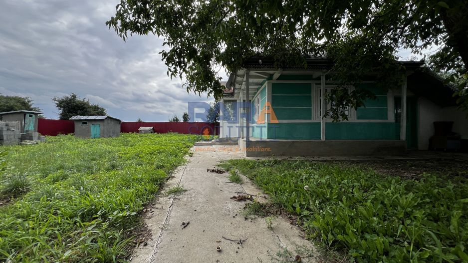 Casă cu 3500 mp teren, Sat Miron Costin - Brănișteni (str. Macilor) - Poză 3