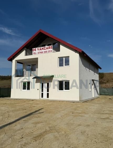 Casă de vânzare, Dumbrava, Comuna Ciurea, Județul Iași – 195.000 EUR - Poză 1