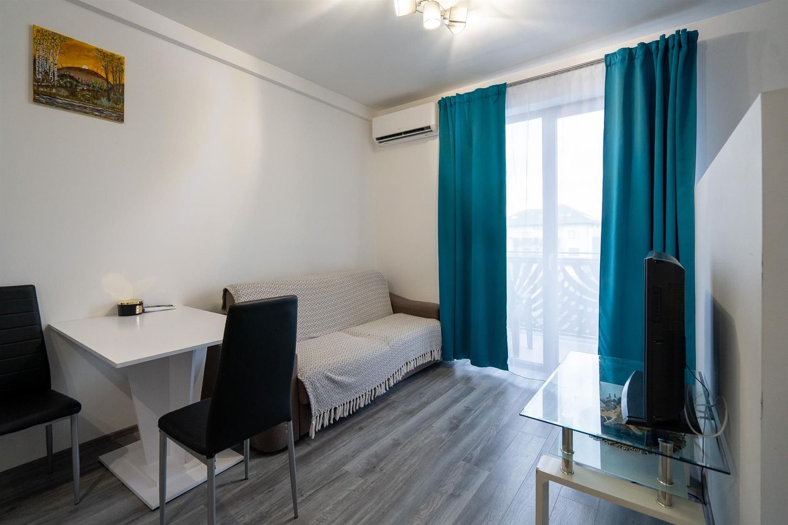 Studio Felix cu piscina mobilat - Poză 3