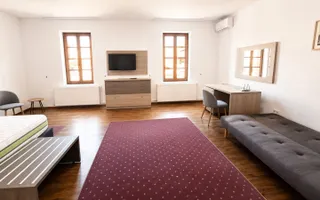 Pensiune 12 camere de închiriat | Central, Sibiu | terasă - Poză 14