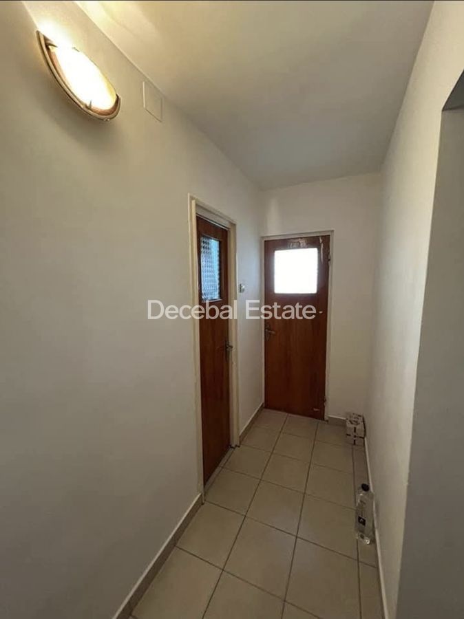 Metrou 1 Decembrie - Apartament 2 camere decomandat, spatios, stradal - Poză 6