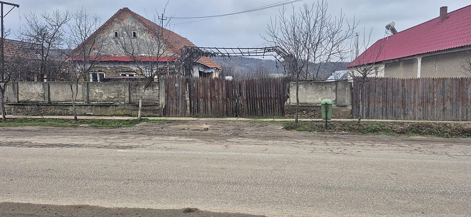 Casa cu teren 4000 mp in Bogei, Bihor - Poză 1