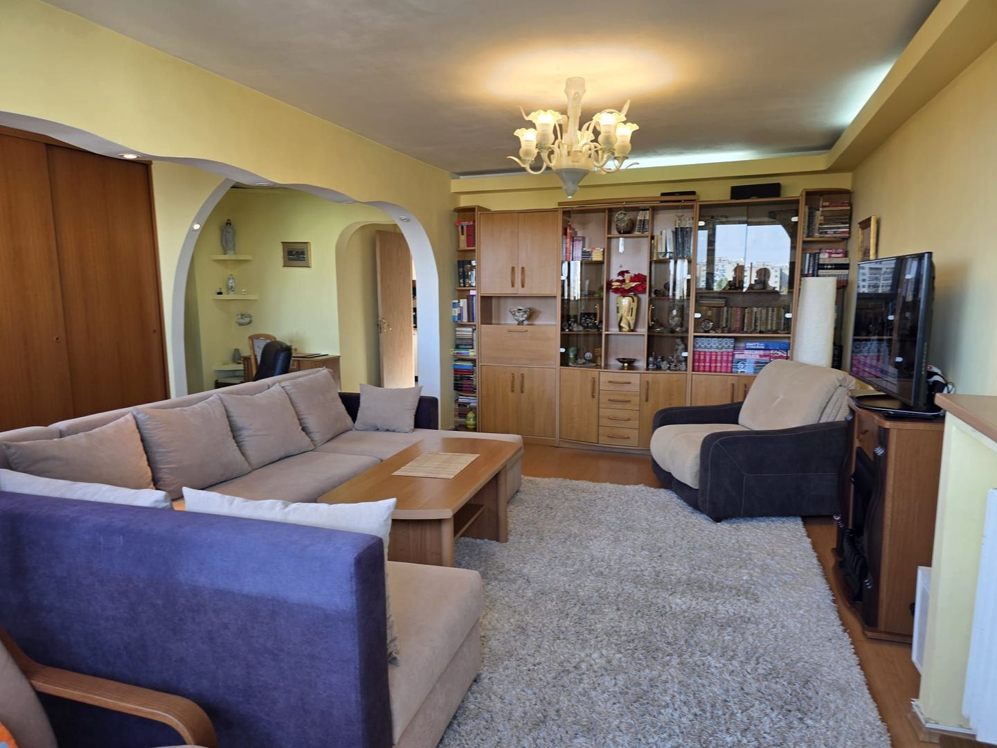Apartament de închiriat cu 2 camere – Drumul Taberei, lângă metrou Râul Doamnei - Poză 1