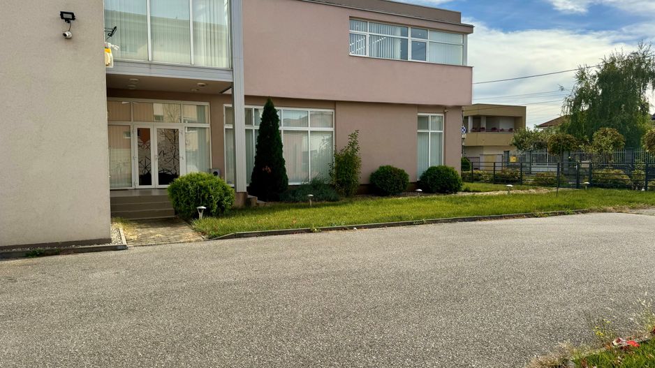 Clădire SAD de închiriat, situată la intrarea în Dumbrăvița - Poză 23