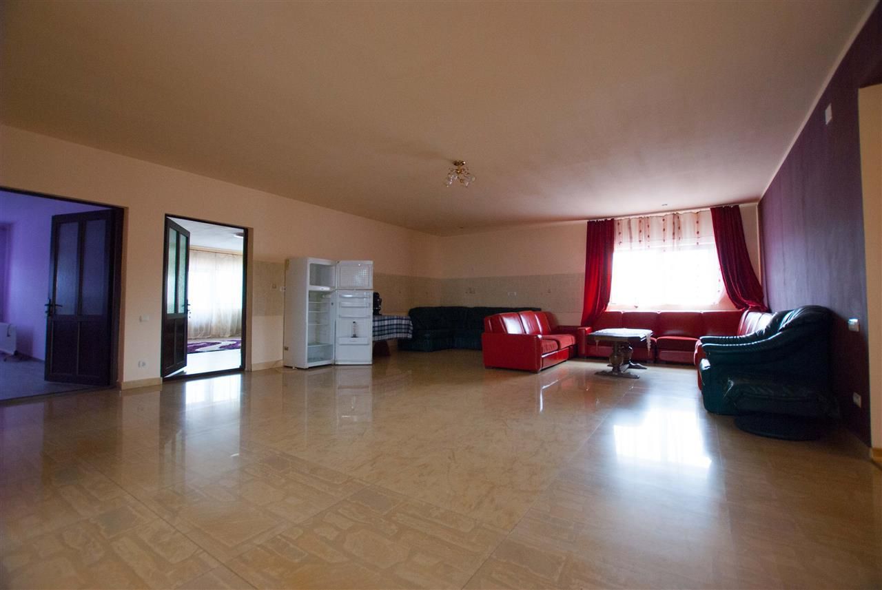 Casa 15 camere 846 mp utili 720 mp teren - Poză 9