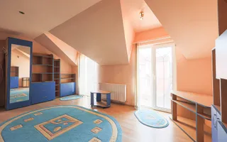 Vilă cu 6 camere în zona rezidențială - Poltura - Poză 13