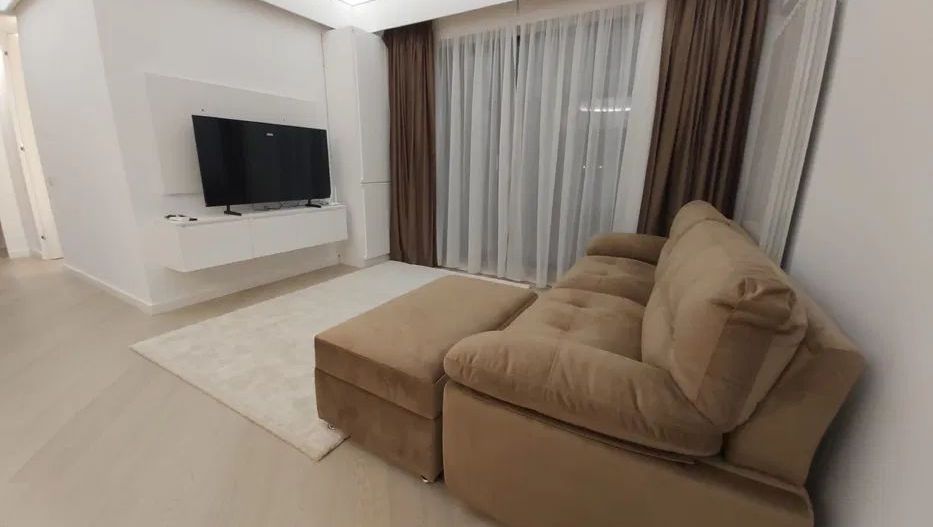 Prima închiriere – Apartament modern 3 camere Cortina North - Poză 1