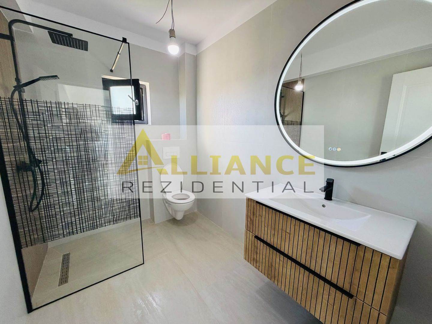 Casa individuală , 4 camere , 3 băi , 135 mp utili ! - Poză 14