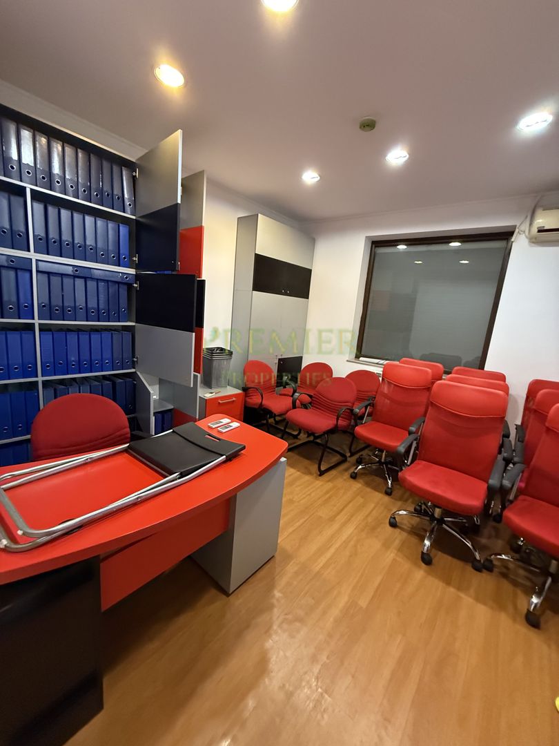 Casă de vânzare  pretabilă pentru clinica, cabinet medical, birouri - Poză 6