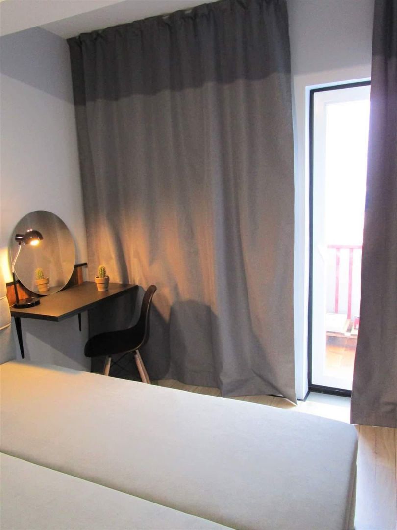 Apartament la Cheie cu parcare zona Balastierei Floresti - Poză 16