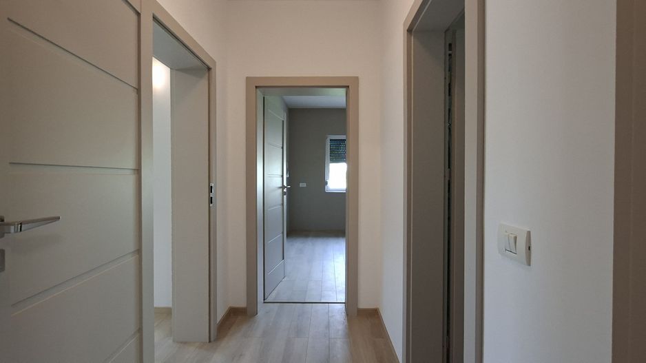 Locuinta individuala cu garaj- in stil mediteranean - Poză 14