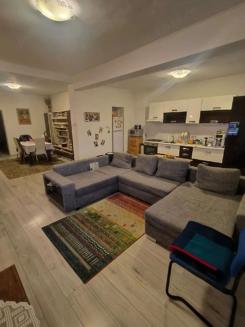 BRASADAS vinde apartament CENTRAL cu 4 camere la etajul 2. - Poză 1