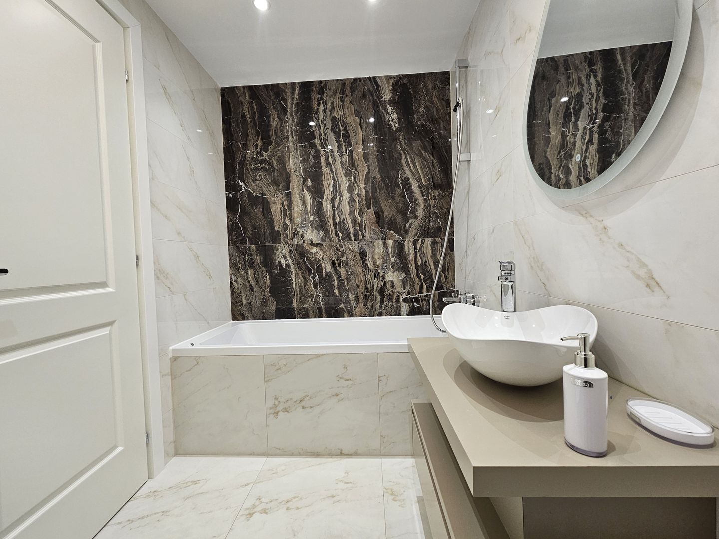 Apartament 4 camere Porsche Pipera de inchriat nou Lux - Poză 7