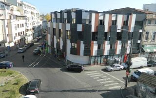 Apartament lux, zona Piata Victoriei, 4 camere , 2 bai, centrala termica  terasa - Poză 15