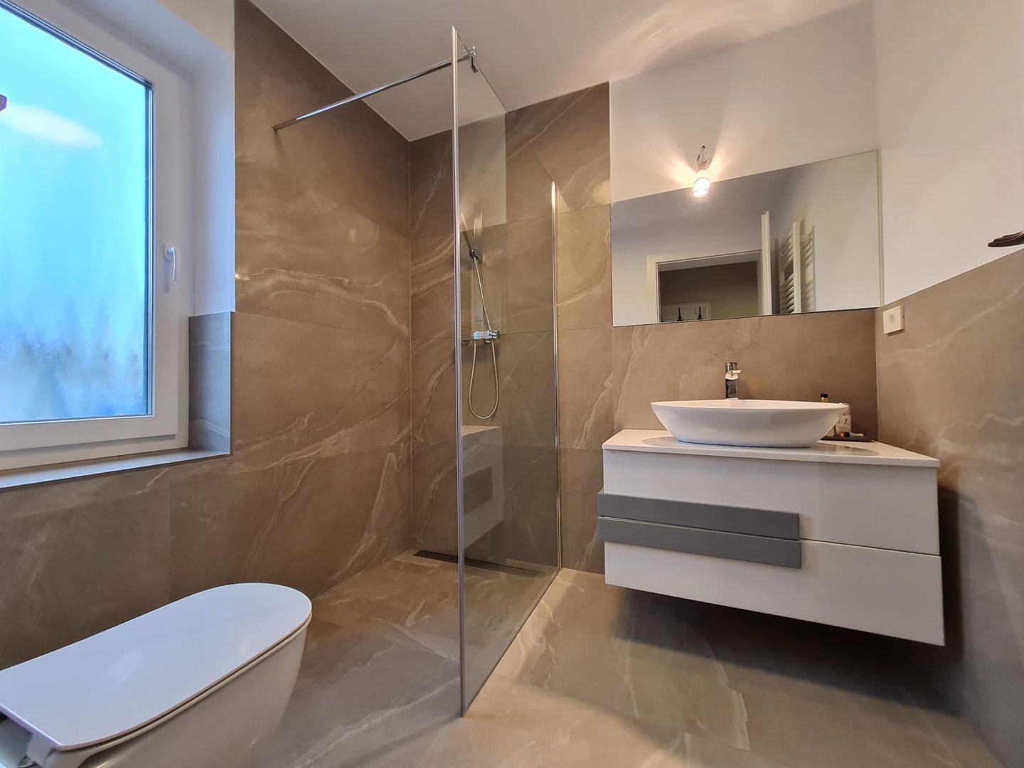 Casă ultrafinisata in zona Parcului central Dumbravita - Poză 12