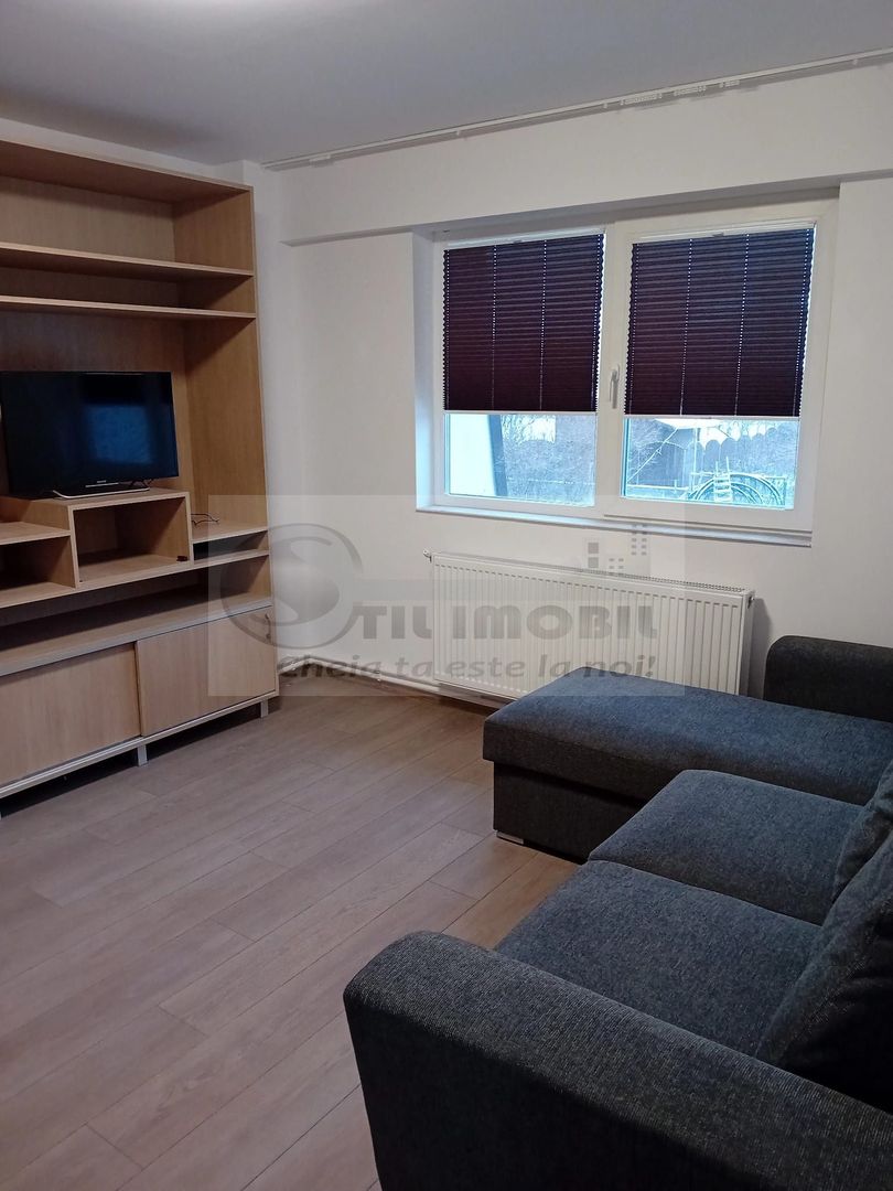 2 CAM DECOMANDAT BUCIUM LIDL LOC PARCARE PRIMA INCHIRIERE - Poză 1