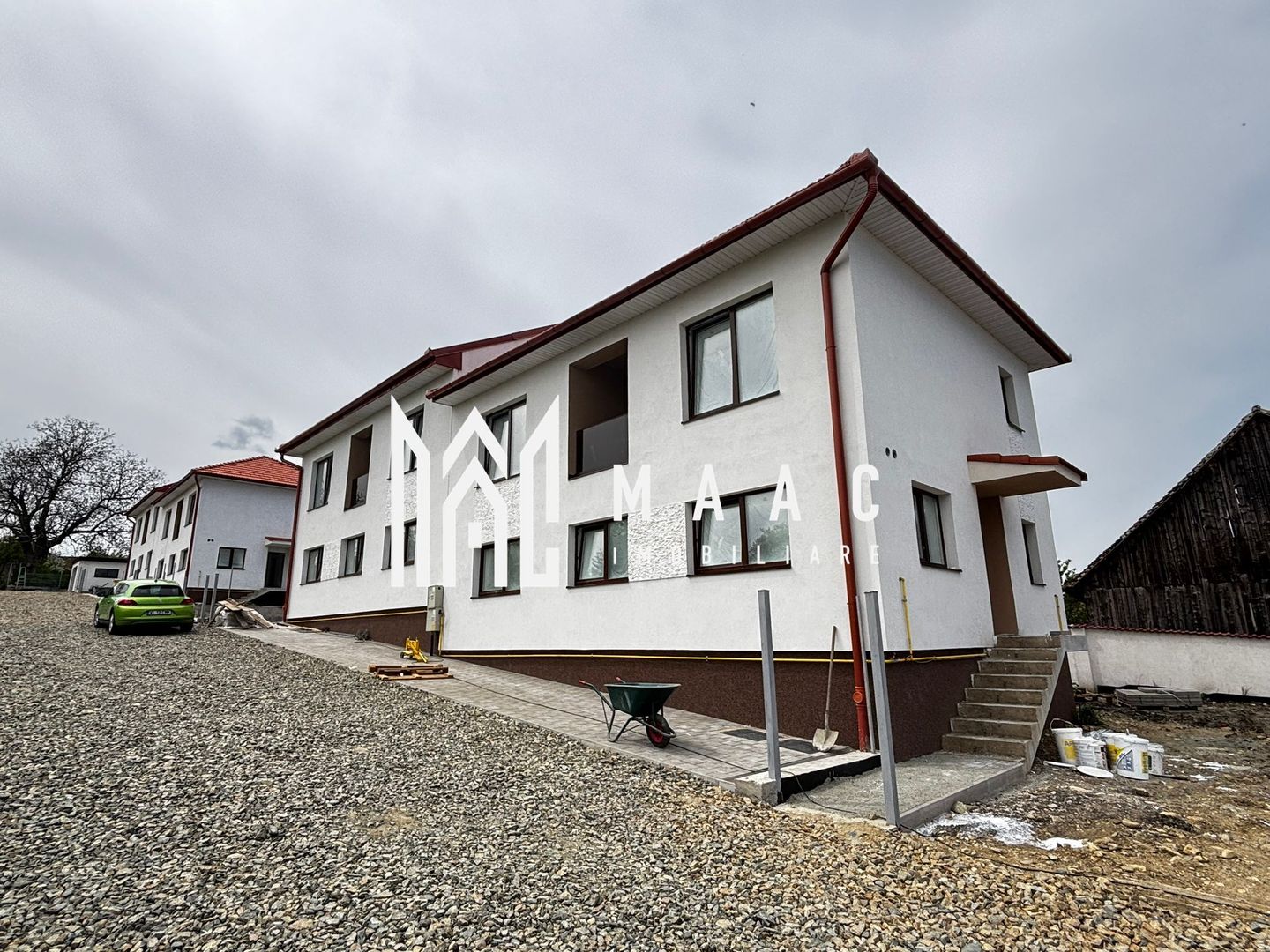 Casă Tip Duplex | 4 Camere | 2 Balcoane | Terasă | Șura Mică - Poză 3