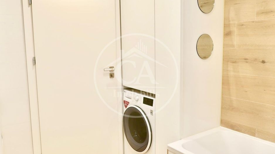 Apartament de vanzare  cu 3 camere Lux in zona Rogerius, Oradea. - Poză 16
