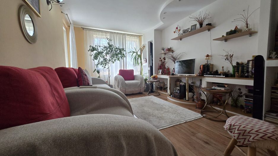 Apartament cu 3 camere  de vanzare - B dul 1 Mai - Poză 8