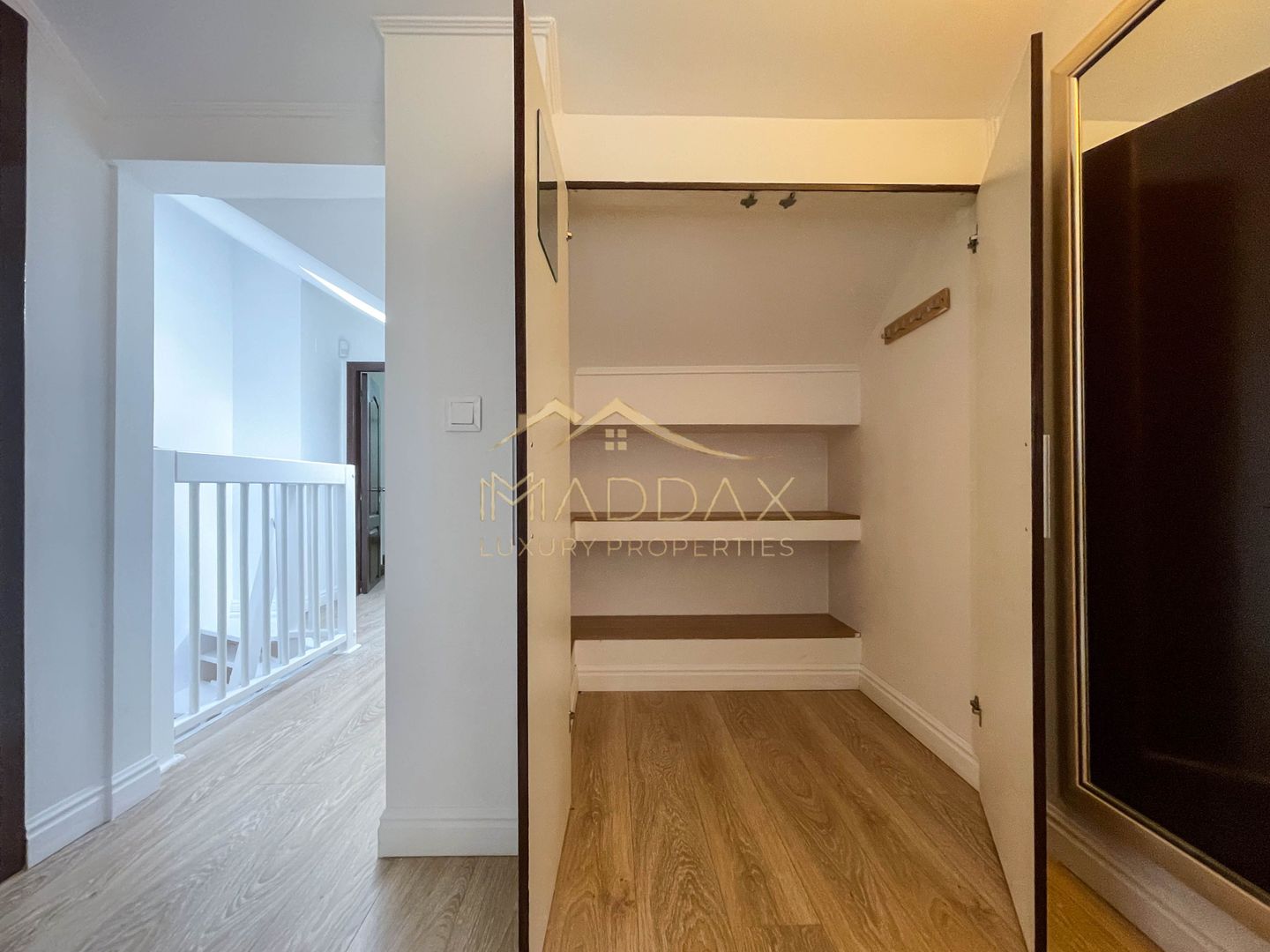 Amazing 6 Rooms Villa // Private Pool // 4 Parking Place / Erou Iancu Nicolae - Poză 44