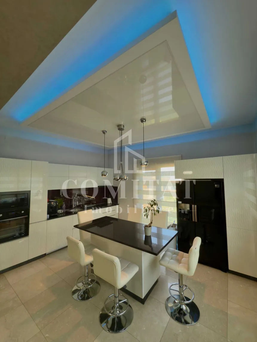 Apartament de lux cu 3 camere | Zona Andrei Muresanu — fotografia 1