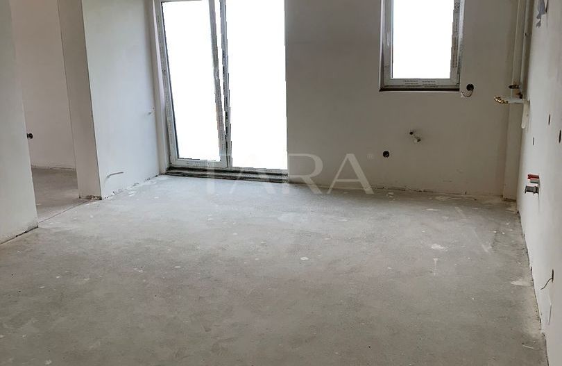 Șansa ta să-ți faci locuința pe gustul tău – 2 camere Floresti. - Poză 1