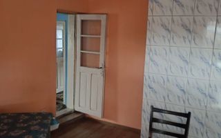 Casă bătrânească și teren in Tomești - Poză 6