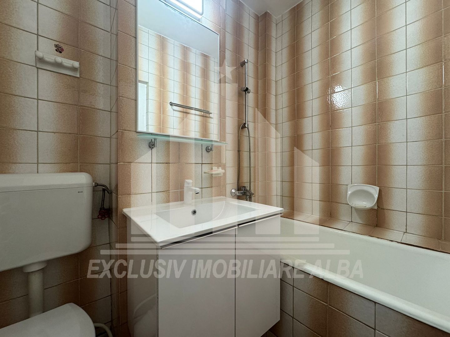 Apartament cu 3 camere decomandate, Cetate - Poză 6