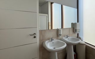 Spațiu comercial modern, zona-centrala complet amenajat pentru birouri - Poză 12