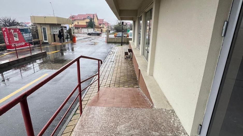 140 mp la Prelungirea Ghencea – Vitrină Stradală - Poză 12