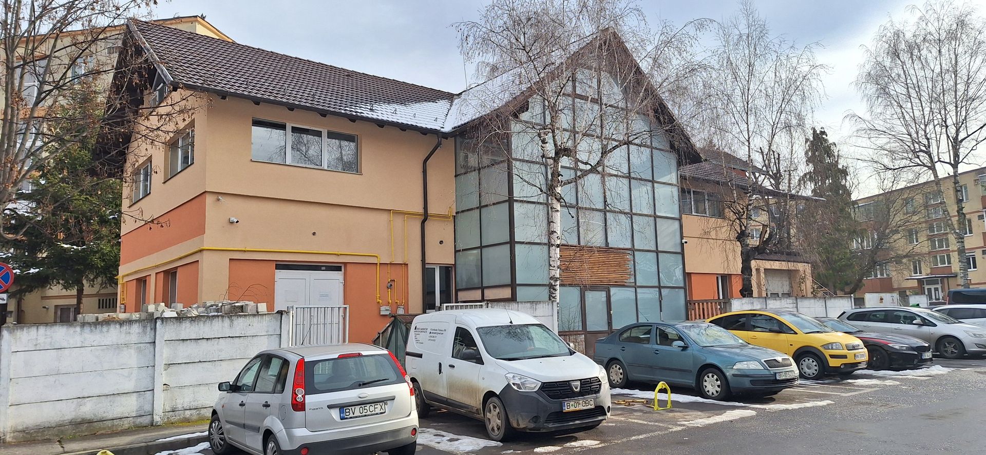 Centrul Civic, cladire individuala 500mp utili, pretabil clinica medicala - Poză 2