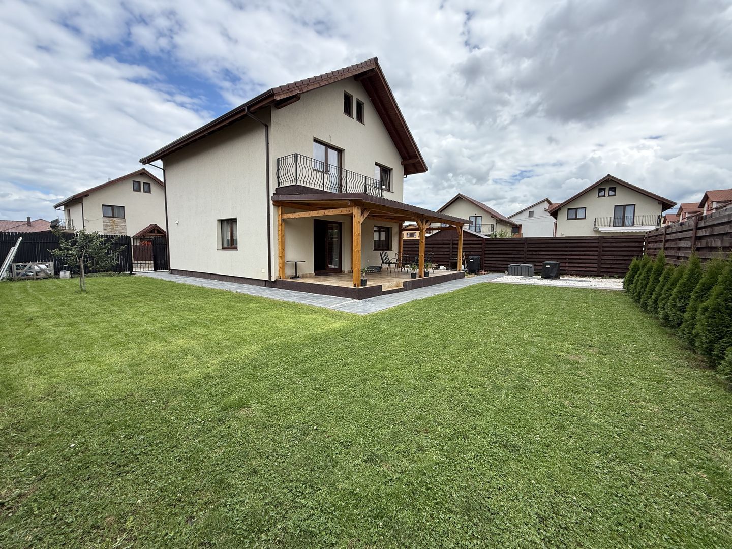 Casă single de vânzare - Cartier Izvor - Poză 11