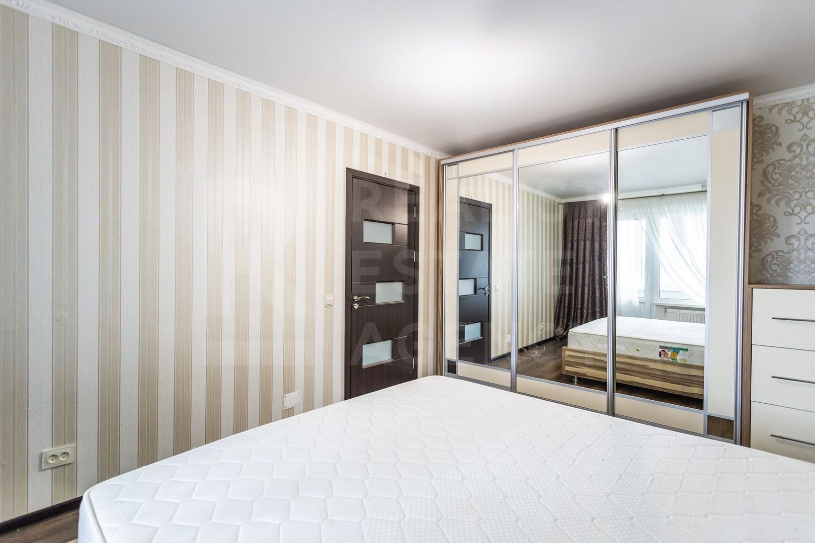 Vânzare, apartament, 3 camere, str. Nicolae Milescu Spătaru, Ciocana - Poză 2